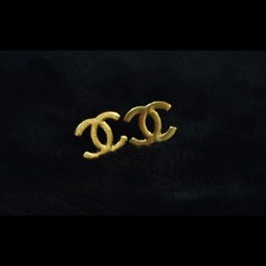 Authentic 24k Gold Chanel earrings!